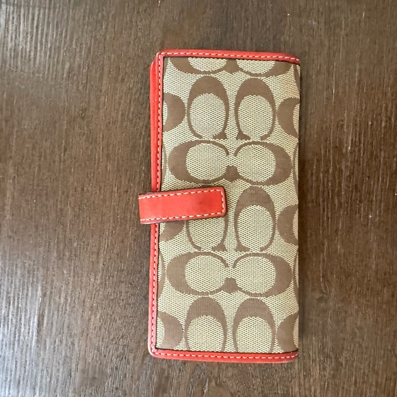 Coach Slim Signature Wallet - Picture 3 of 5